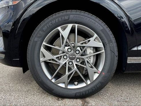 New 2025 Genesis GV70 2.5T image 12