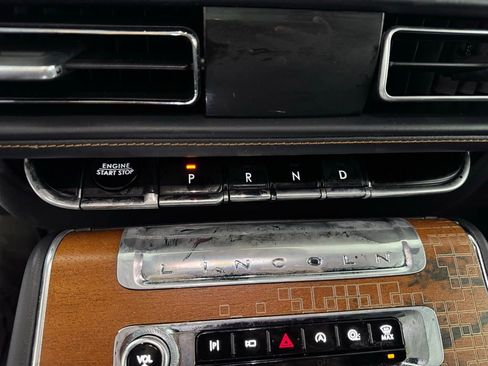 Certified 2025 Lincoln Aviator Black Label image 37