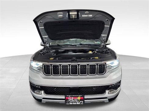 Used 2022 Jeep Wagoneer Series II w/ Premium Group I AWD/4WD image 11