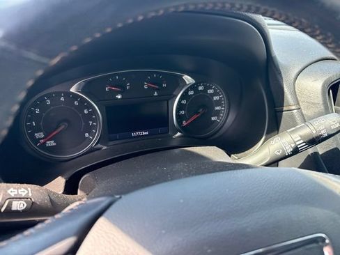Used 2022 GMC Terrain AT4 w/ Infotainment Package II AWD/4WD image 9
