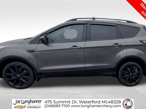 Used 2017 Ford Escape SE w/ SE Sport Appearance Package AWD/4WD image 6