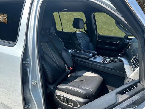 Used 2024 Jeep Wagoneer Series III image 7