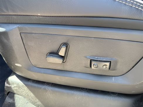 Used 2025 RAM 3500 Laramie image 22