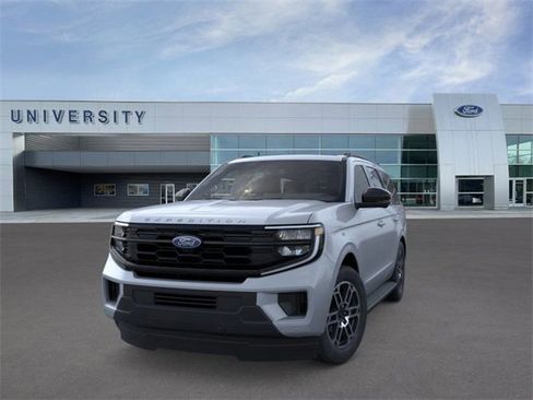 New 2025 Ford Expedition Active image 2