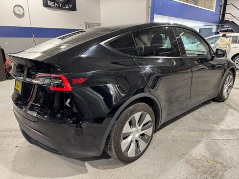Used 2021 Tesla Model Y Long Range image 4