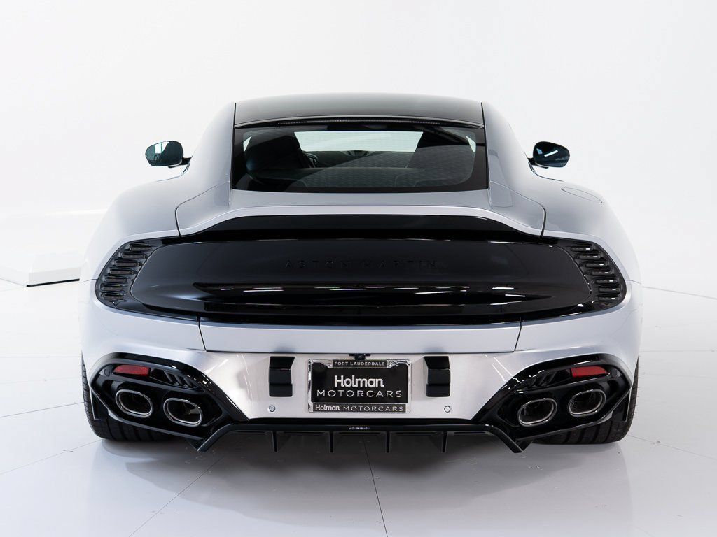 Used 2025 Aston Martin Vanquish RWD image 4