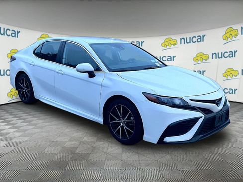 Used 2023 Toyota Camry SE FWD image 1