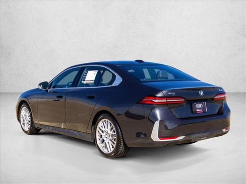 Used 2024 BMW 540i xDrive w/ Premium Package AWD/4WD image 7