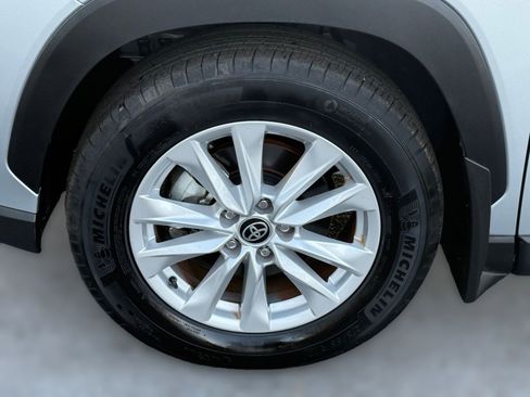 Certified 2024 Toyota Corolla Cross LE w/ Moonroof Package image 12