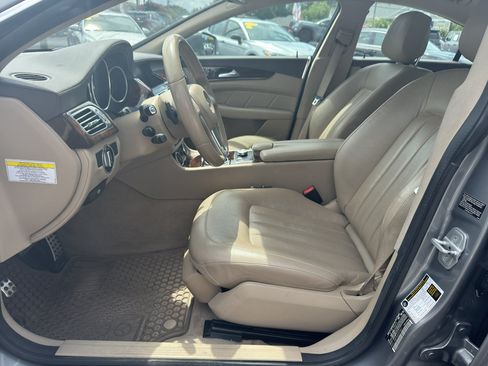 Used 2014 Mercedes-Benz CLS 550 4MATIC image 7