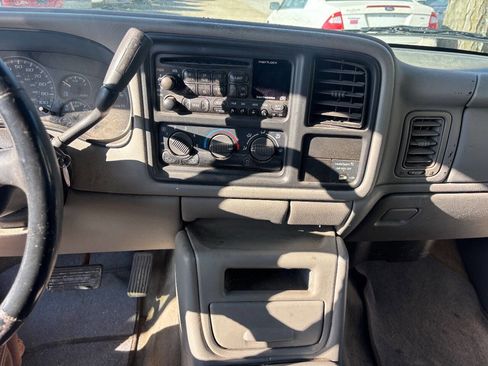 Used 2000 Chevrolet Silverado 1500 LS image 16