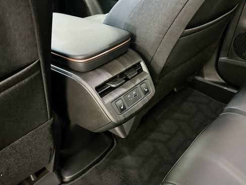 Used 2024 Nissan Ariya AWD image 29