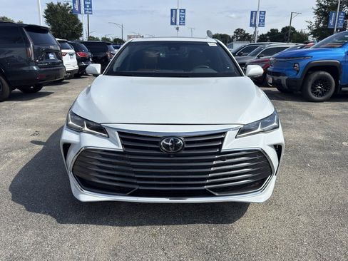 Used 2019 Toyota Avalon Limited w/ Advanced Safety Package image 2