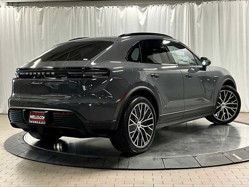 New 2026 Porsche Macan 4 Electric AWD/4WD image 7