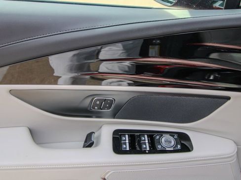 Used 2026 Lincoln Nautilus Premier w/ Jet Appearance Package image 12