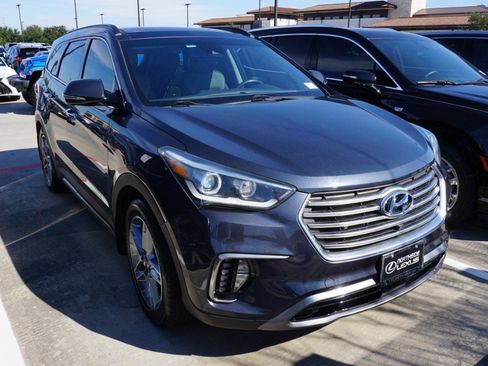 Used 2017 Hyundai Santa Fe Limited image 2