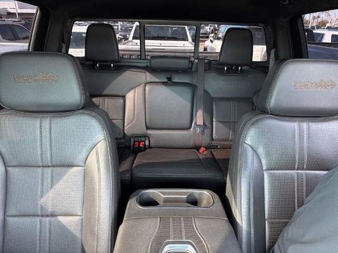 Used 2022 Chevrolet Silverado 1500 High Country image 10