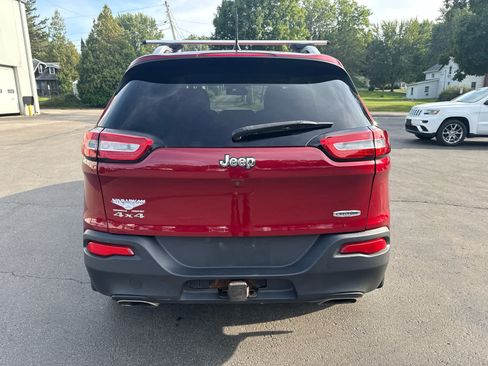 Used 2016 Jeep Cherokee Latitude w/ Cold Weather Group AWD/4WD image 4