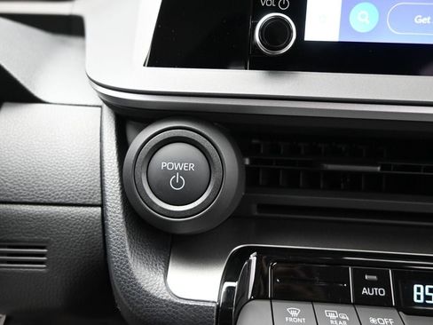 New 2026 Toyota Prius LE image 25