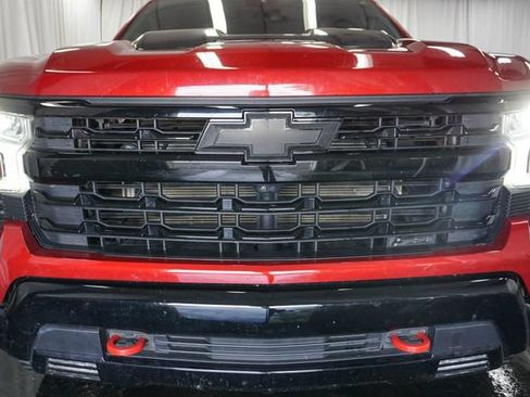 Used 2022 Chevrolet Silverado 1500 LT Trail Boss w/ LT Trail Boss Premium Package AWD/4WD image 3