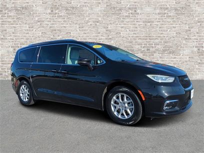 Used 2021 Chrysler Pacifica Touring-L w/ Uconnect Theater Family Group
