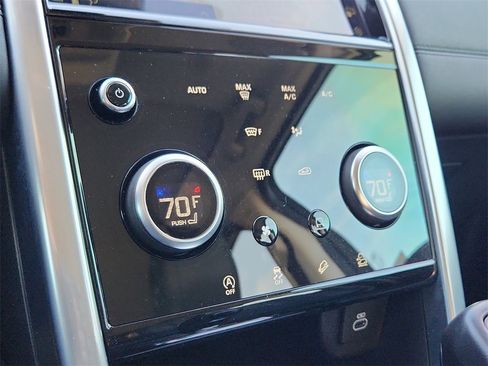 Used 2021 Land Rover Discovery Sport S image 17