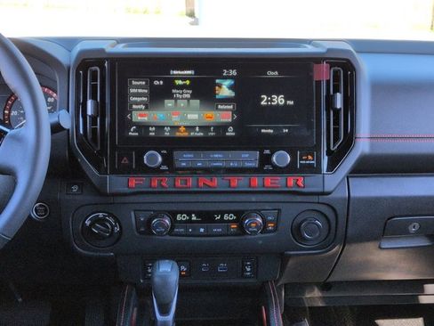 Used 2025 Nissan Frontier PRO-4X w/ Pro Convenience Package image 14