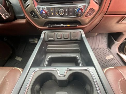 Used 2017 Chevrolet Silverado 1500 High Country AWD/4WD image 29