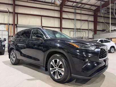 Used 2021 Toyota Highlander XLE