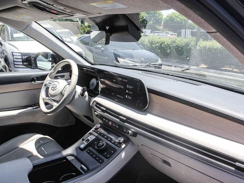 Certified 2023 Hyundai Palisade Limited FWD image 21