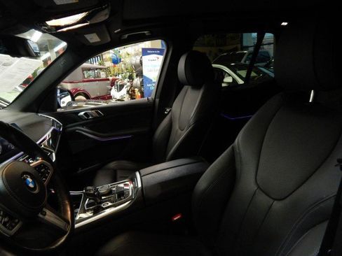 Used 2021 BMW X5 xDrive40i w/ M Sport Package image 18