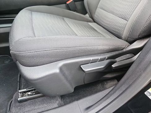 Used 2025 Chevrolet Equinox LT image 12