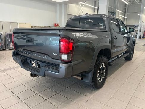 Used 2018 Toyota Tacoma TRD Off-Road w/ Technology Package AWD/4WD image 7