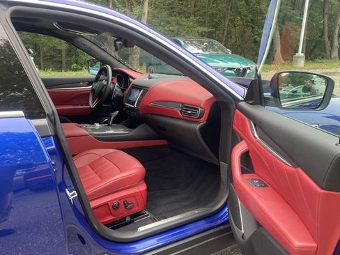 Used 2019 Maserati Levante GTS image 39