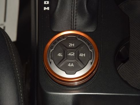 Used 2025 Ford Bronco Badlands AWD/4WD image 33