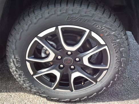 Used 2025 Jeep Compass Trailhawk AWD/4WD image 43