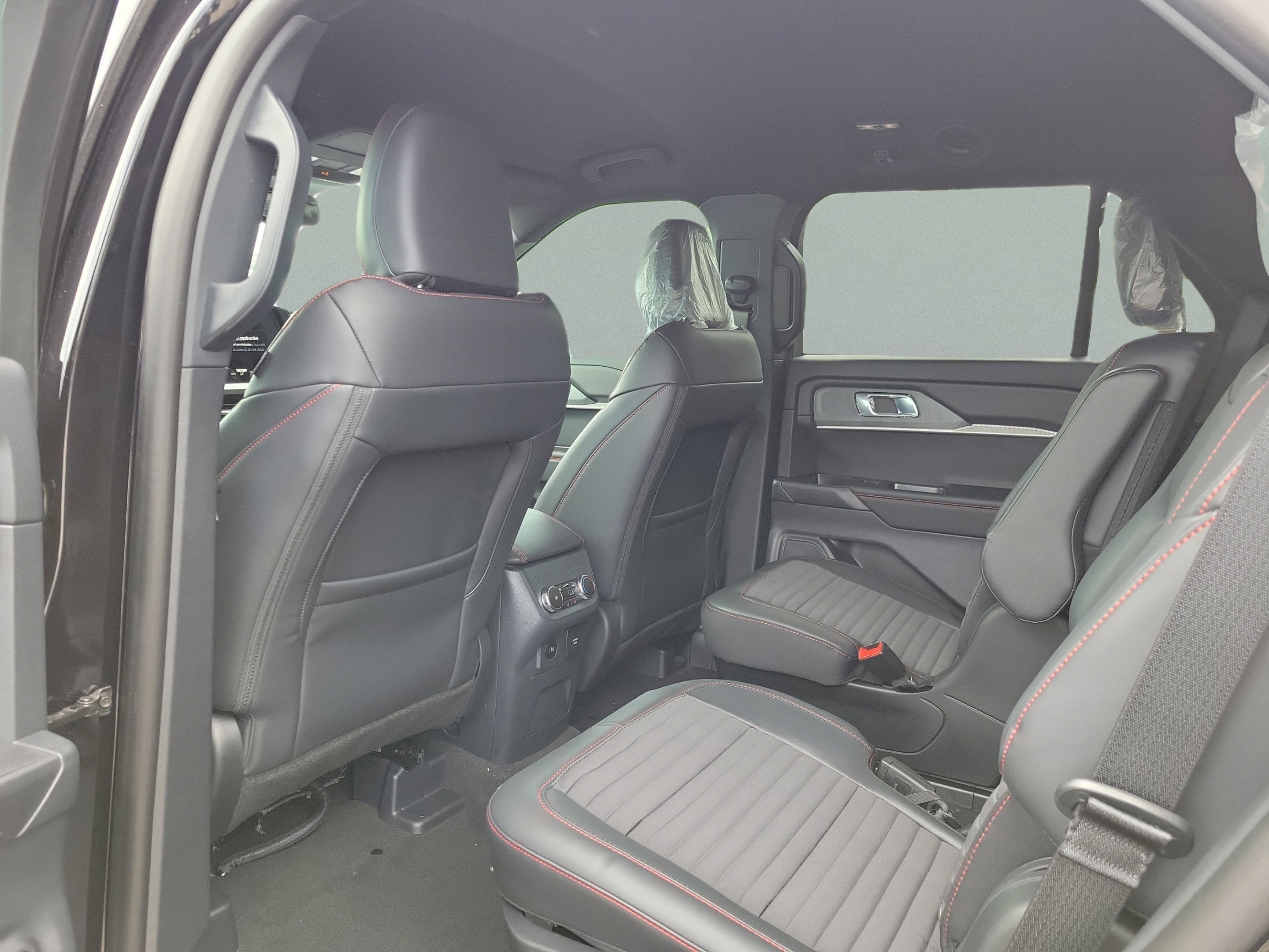 New 2026 Ford Explorer ST-Line w/ ST-Line Street Pack RWD image 8