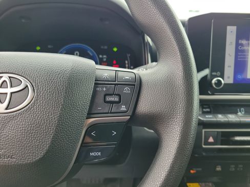 Used 2025 Toyota Camry LE FWD image 23