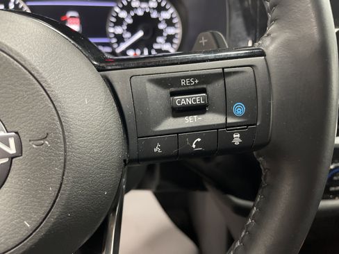 Used 2023 Nissan Pathfinder SL w/ Black Appearance Package image 16