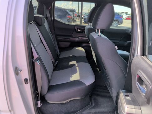 Used 2023 Toyota Tacoma TRD Off-Road w/ Technology Package AWD/4WD image 12