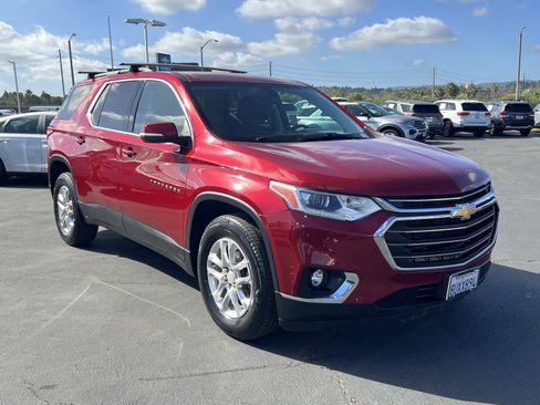 Used 2021 Chevrolet Traverse LT image 27