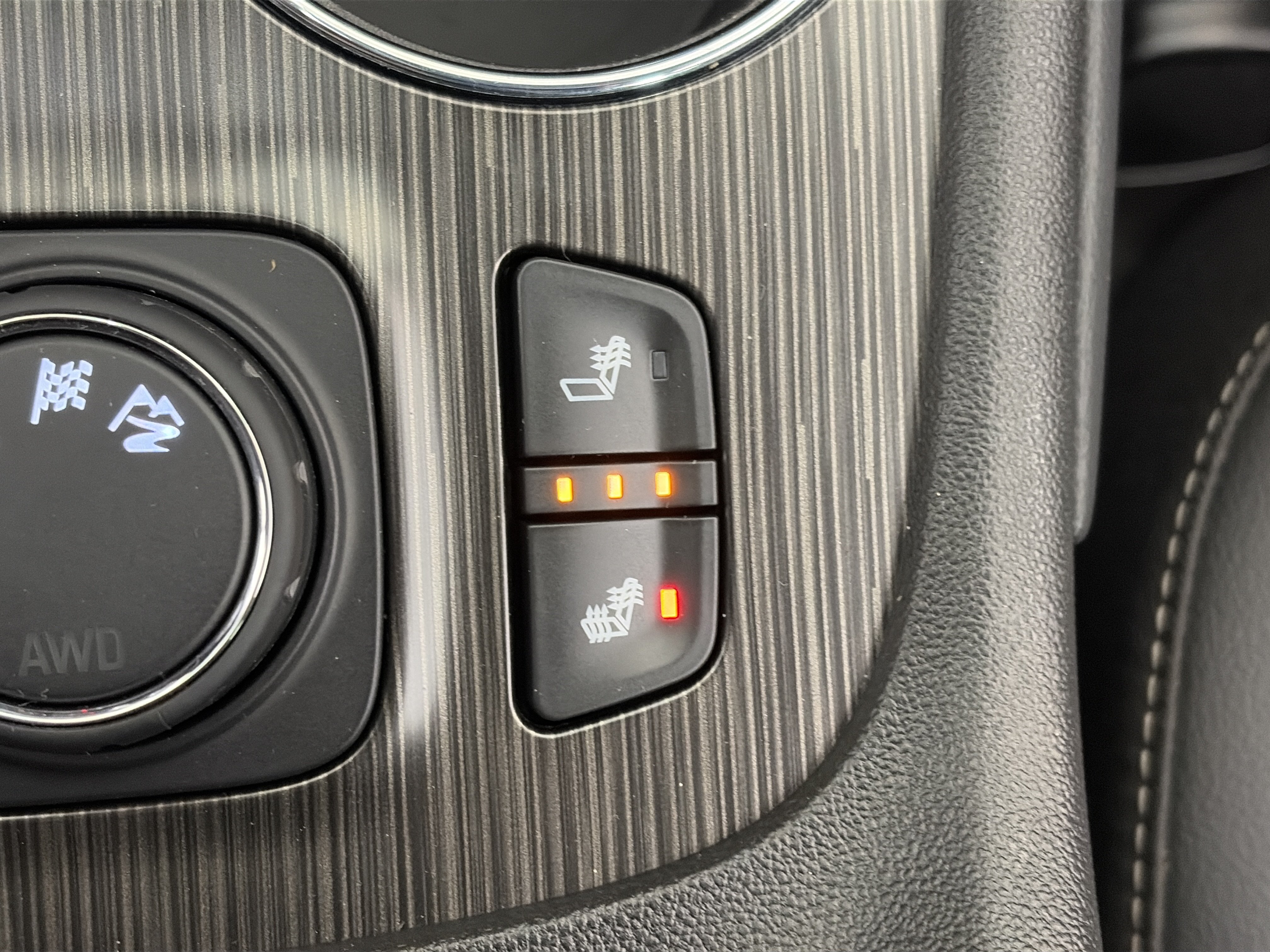 Certified 2023 GMC Acadia SLT AWD/4WD image 32