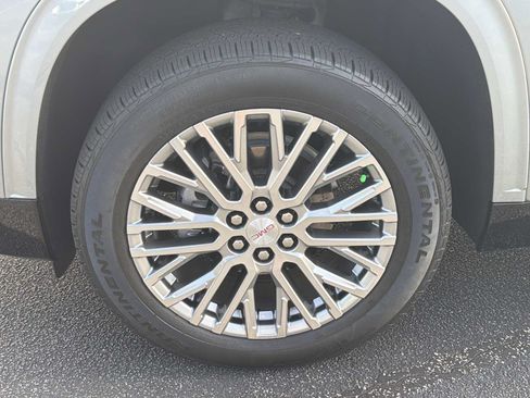 Used 2025 GMC Acadia Denali w/ Super Cruise Package FWD image 37