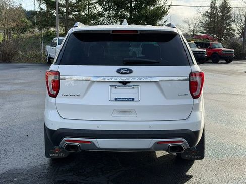 Used 2017 Ford Explorer Platinum image 4
