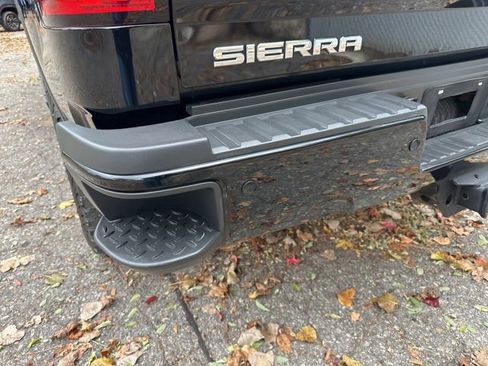 Used 2018 GMC Sierra 2500 Denali w/ Duramax Plus Package image 16