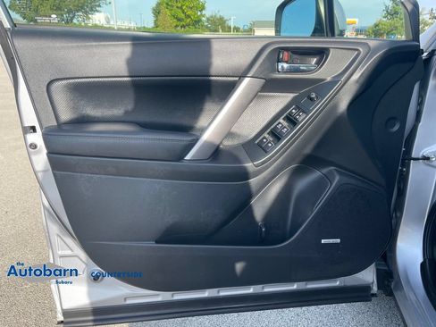 Used 2017 Subaru Forester 2.5i Limited AWD/4WD image 10