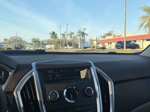 Used 2011 Cadillac SRX Luxury image 15