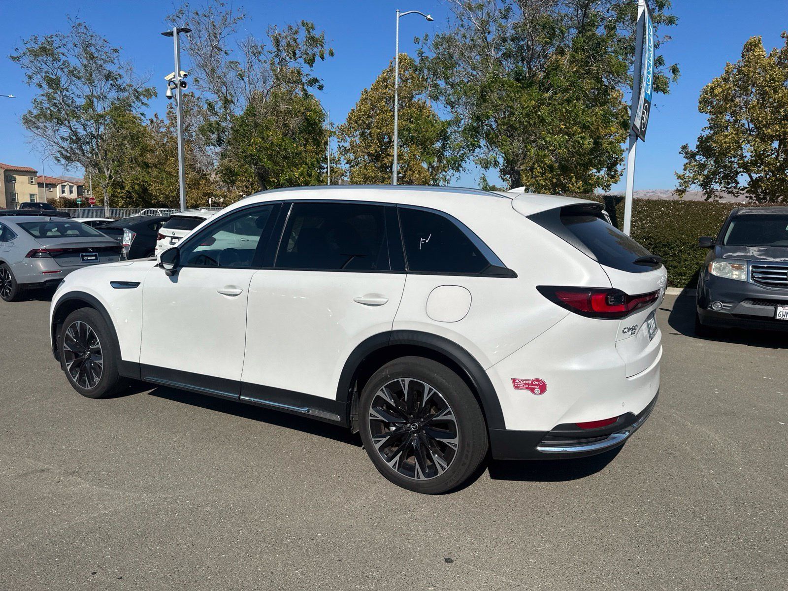 Used 2024 MAZDA CX-90 Plug-In Hybrid w/ Premium Pkg AWD/4WD image 4