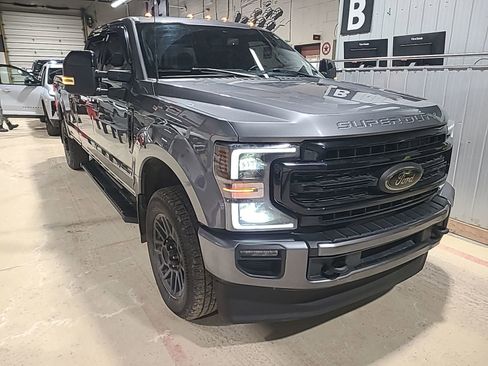 Used 2022 Ford F250 Lariat w/ Black Appearance Package image 3