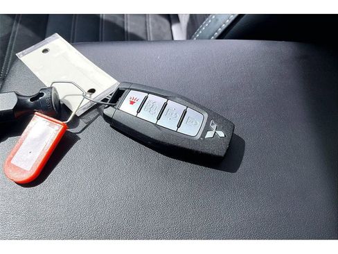 Used 2024 Mitsubishi Outlander Ralliart image 11